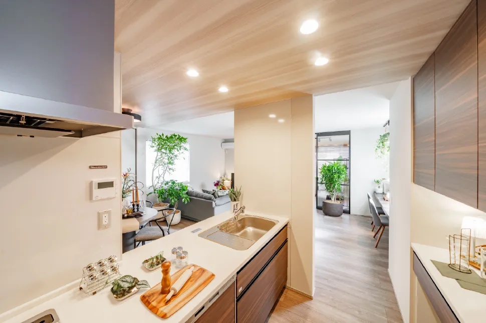 キッチン／食器棚