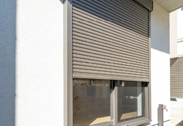 電動シャッター雨戸［1階引き違いサッシのみ］