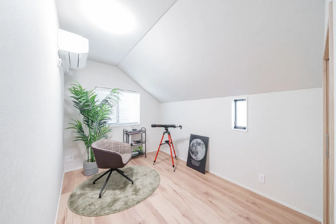 洋室／サービスルーム