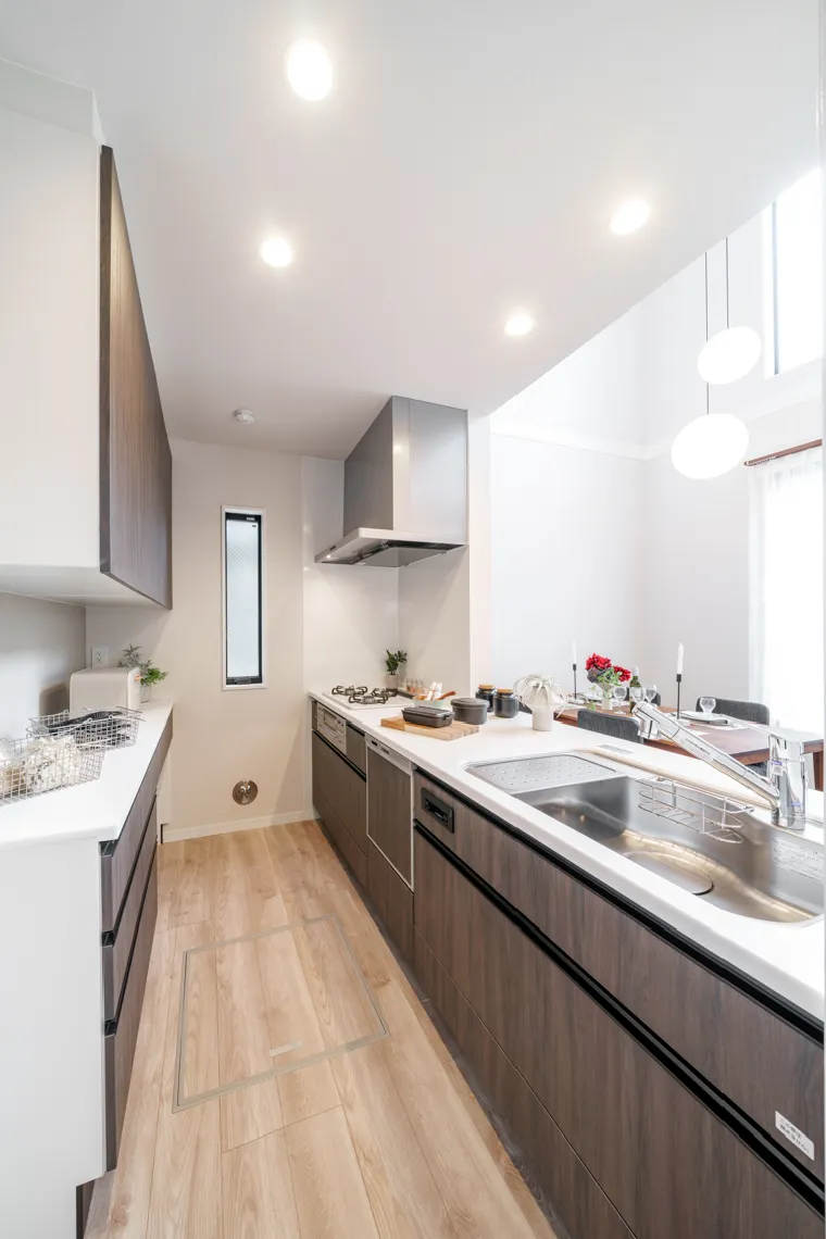 キッチン／食器棚