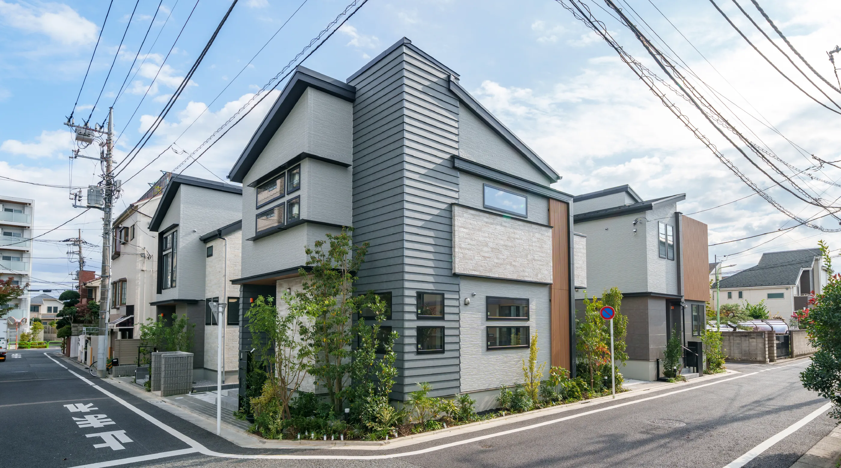 現地街並み（2025年11月撮影）