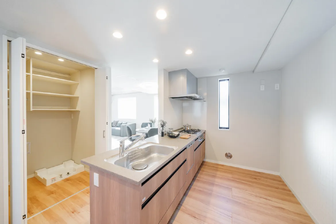 キッチン／ランドリーコーナー