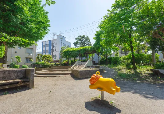 下石神井千川児童遊園（徒歩3分・約190m〜216m）